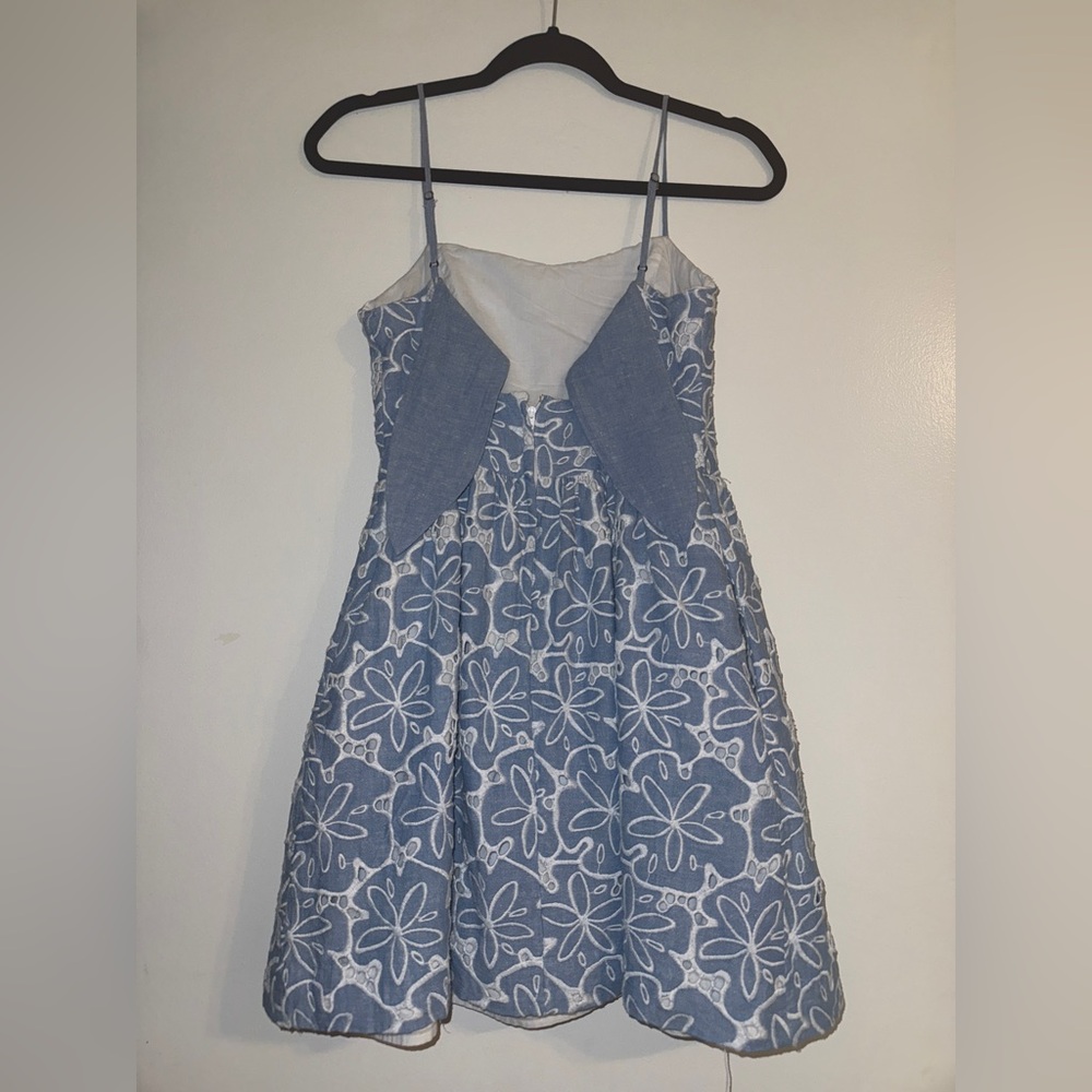 LILLY PULITZER Hollander For A Dollar Chambray Eyelet Dress SIZE: 4 - Picture 11 of 15